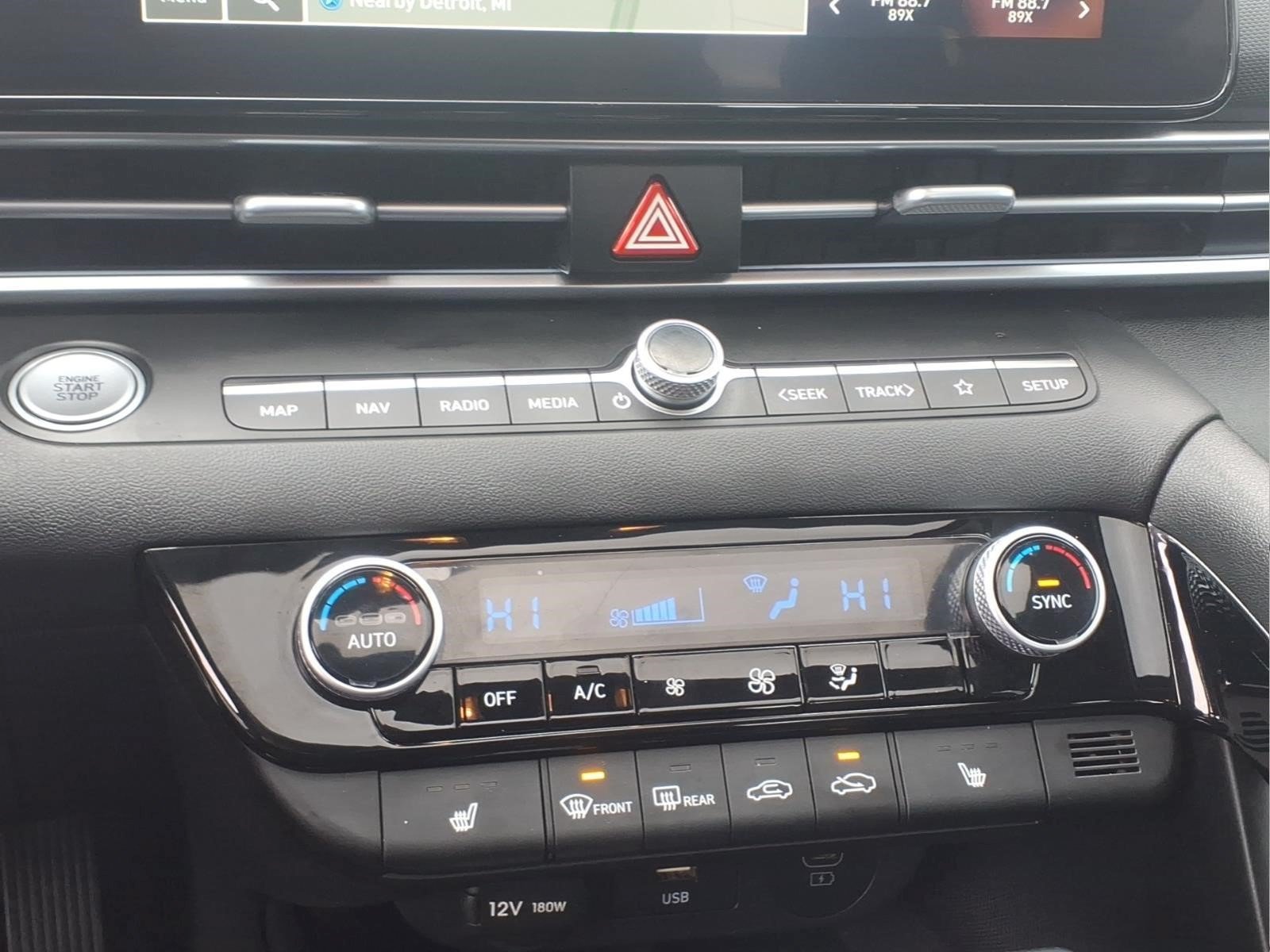 Used 2025 Hyundai Elantra Limited FWD image 18