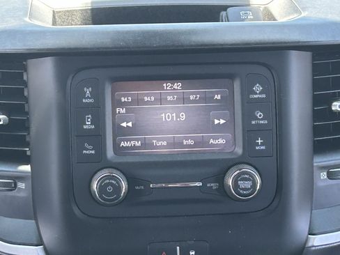 Used 2023 RAM 3500 Big Horn AWD/4WD image 18