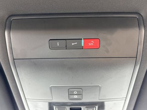 Used 2020 Volkswagen Atlas Cross Sport SE w/ Panoramic Sunroof Package image 14