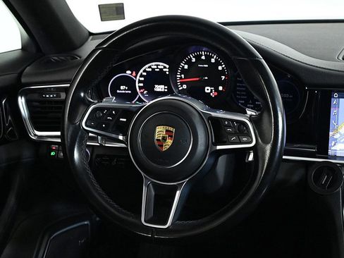 Certified 2020 Porsche Panamera image 12