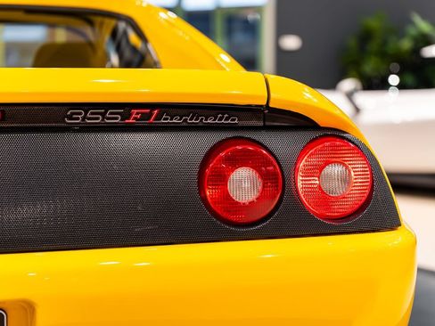 Used 1998 Ferrari F355 Berlinetta RWD image 18