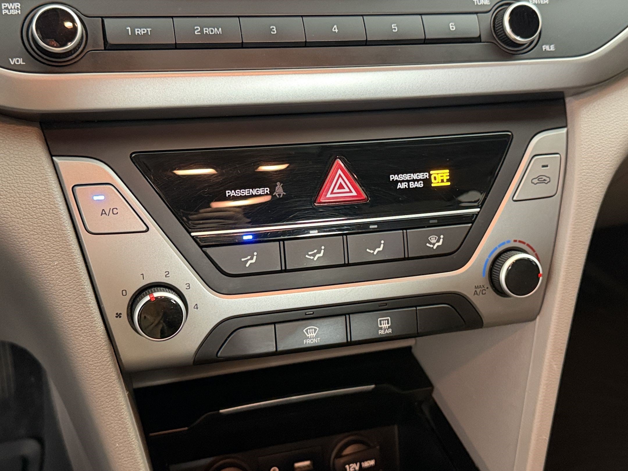 Used 2017 Hyundai Elantra SE FWD image 18