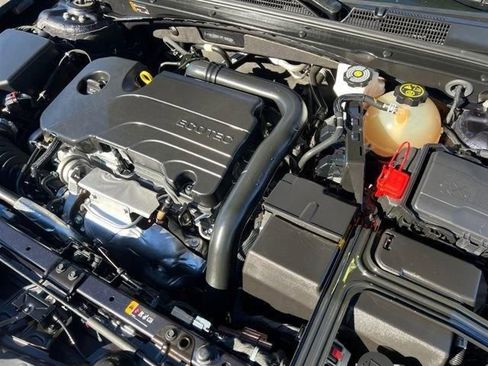 Used 2023 Chevrolet Malibu LT FWD image 9