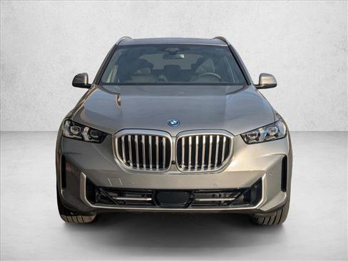 New 2026 BMW X5 xDrive50e image 5