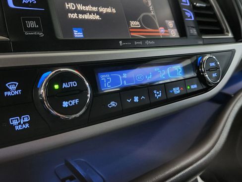 Used 2017 Toyota Highlander Limited image 42