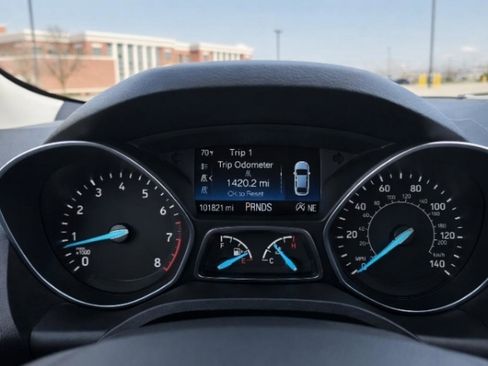 Used 2019 Ford Escape SE image 16