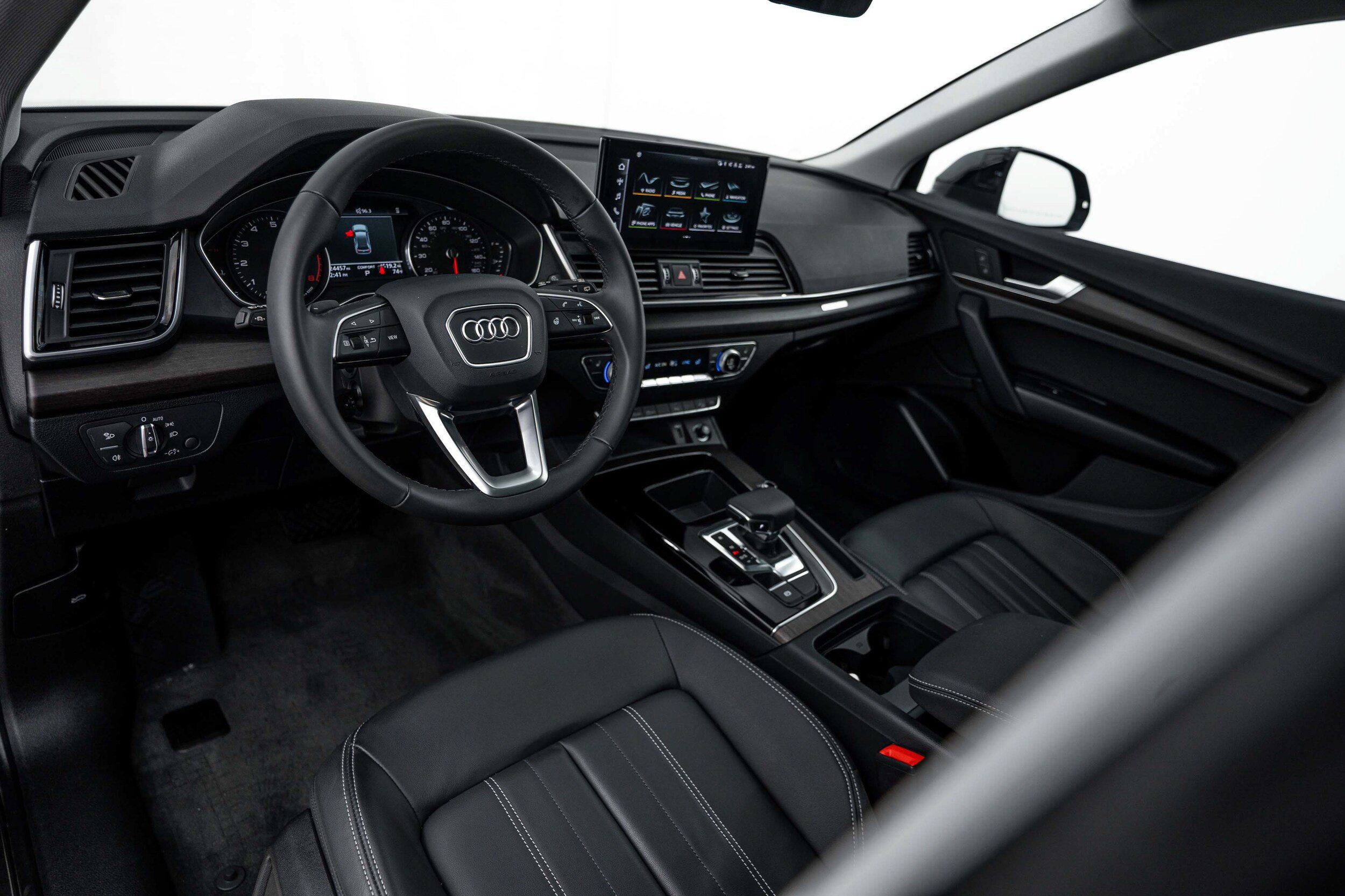 Certified 2023 Audi Q5 2.0T Premium w/ Convenience Package AWD/4WD image 9