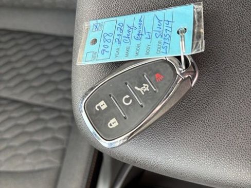 Used 2020 Chevrolet Equinox LT w/ Driver Convenience Package image 18