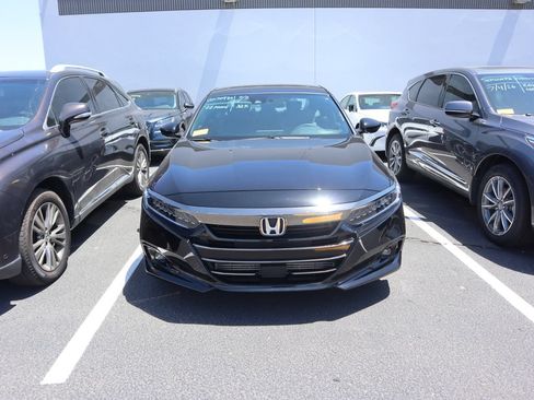 Used 2022 Honda Accord Sport image 2