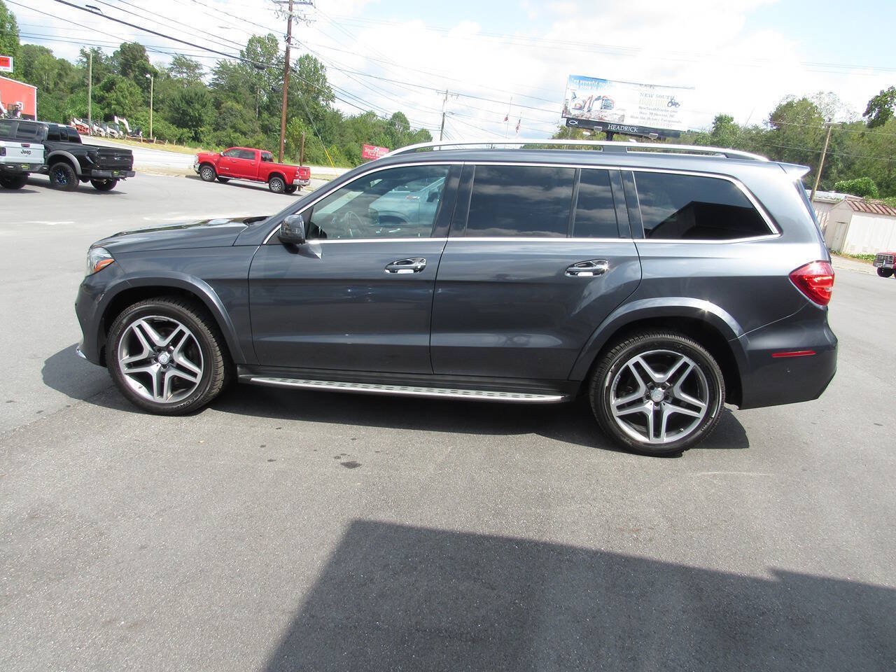 Used 2017 Mercedes-Benz GLS 550 4MATIC image 7