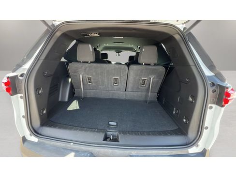 Used 2023 Chevrolet Traverse LT AWD/4WD image 30