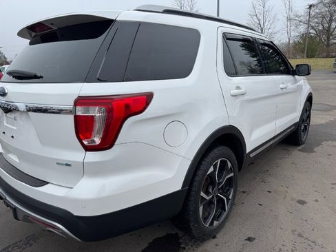 Used 2016 Ford Explorer XLT w/ Equipment Group 202A image 11