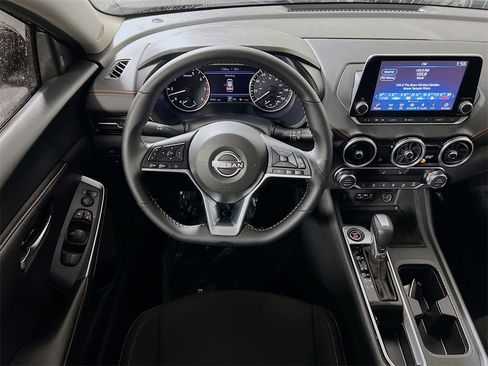 Used 2025 Nissan Sentra SR w/ Midnight Edition image 19