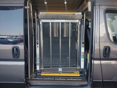 Used 2019 RAM ProMaster 2500 FWD image 14