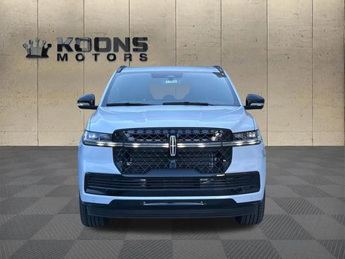 New 2026 Lincoln Navigator L Reserve w/ Jet Appearance Package AWD/4WD image 3