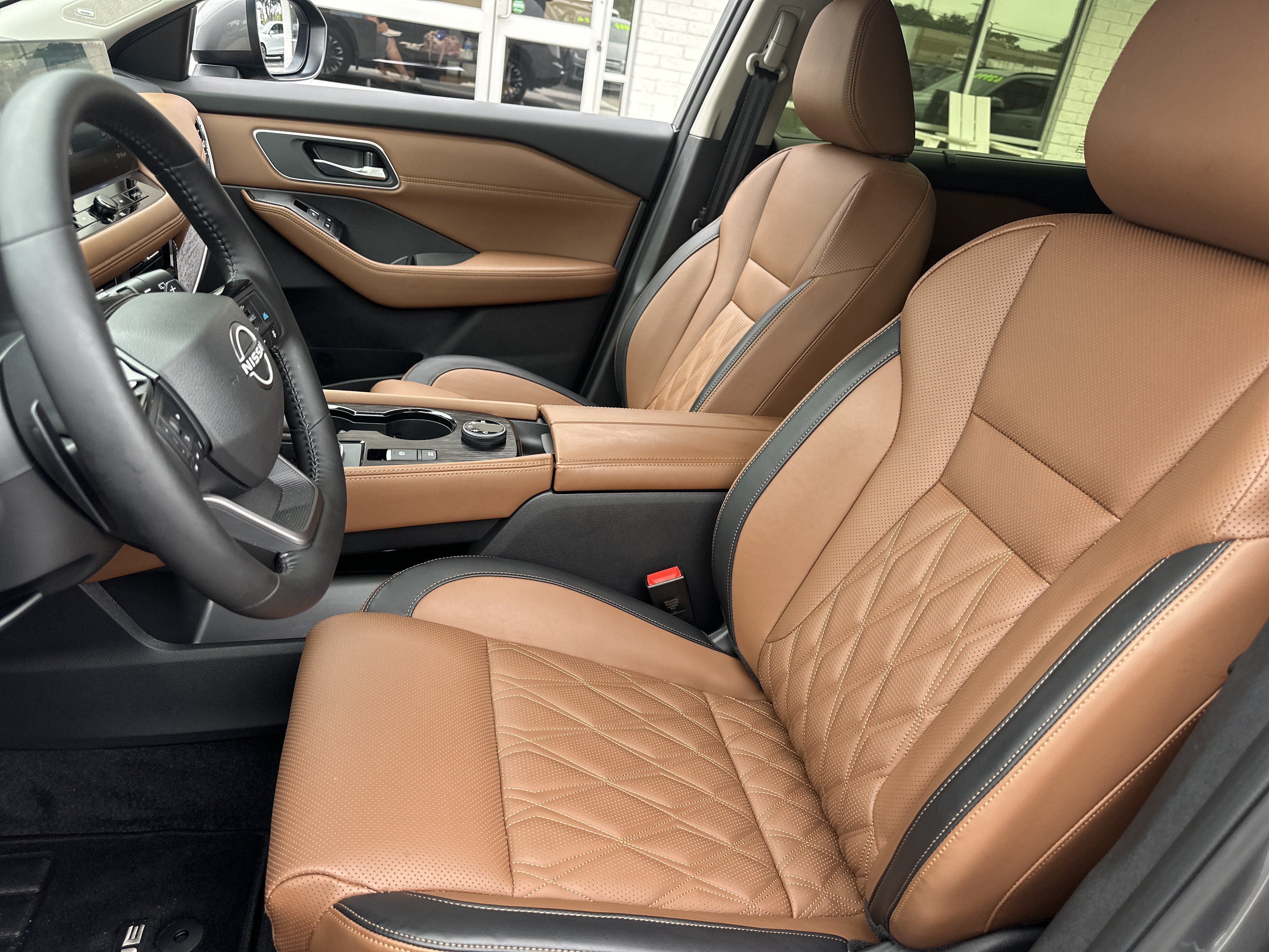 Used 2026 Nissan Rogue Platinum w/ Platinum Premium Package AWD/4WD image 10