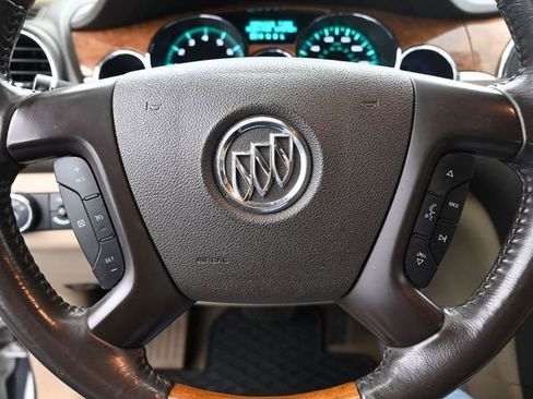 Used 2010 Buick Enclave CXL image 28