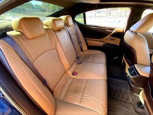 Used 2020 Lexus ES 350 Ultra Luxury image 18