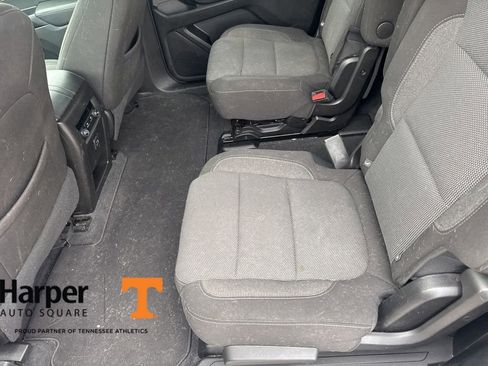 Used 2023 Chevrolet Traverse LT image 9