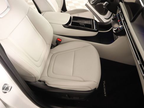 Certified 2026 Hyundai Tucson Limited image 13