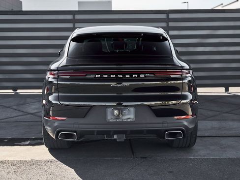 Used 2024 Porsche Cayenne Coupe image 13