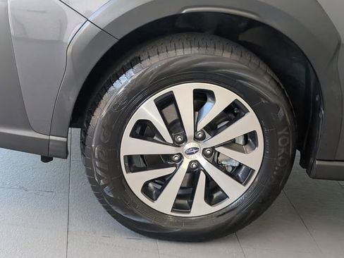 Used 2024 Subaru Outback Premium AWD/4WD image 4