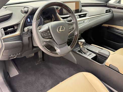 Used 2020 Lexus ES 350 w/ Premium Package FWD image 4
