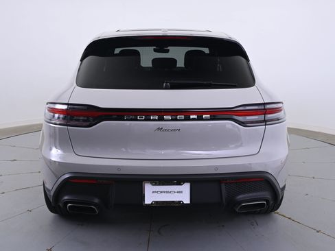 Certified 2025 Porsche Macan image 6