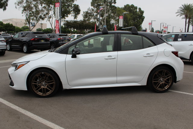 Certified 2025 Toyota Corolla Hatchback w/ SE Package FWD image 7