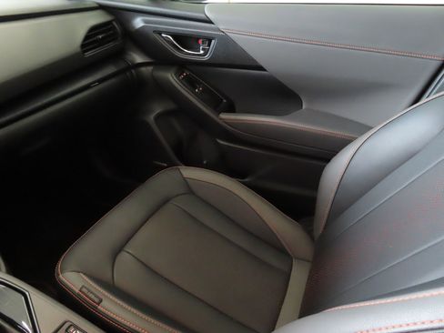 Used 2025 Subaru Crosstrek 2.5i Limited w/ Crosstrek Mirror Package image 21