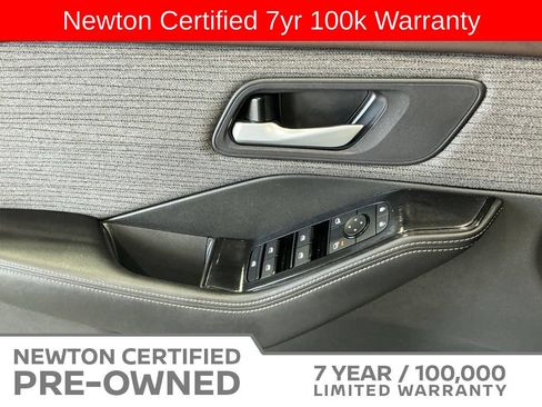 Used 2023 Nissan Rogue SV FWD image 34