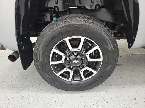 Used 2018 Toyota Tundra SR5 w/ TRD Off Road Package AWD/4WD image 7