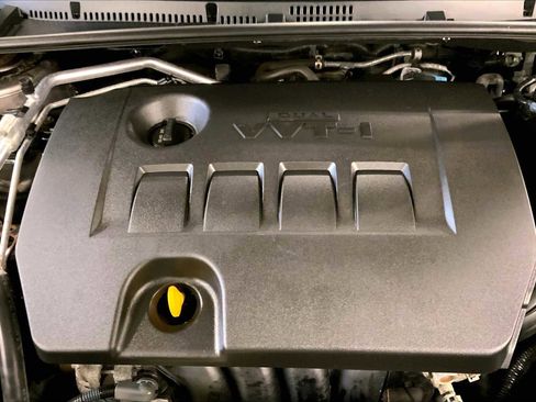 Used 2015 Toyota Corolla LE image 28