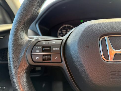 Used 2023 Honda HR-V LX image 12