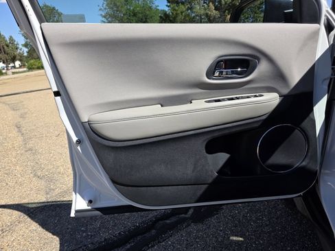 Used 2016 Honda HR-V EX image 13
