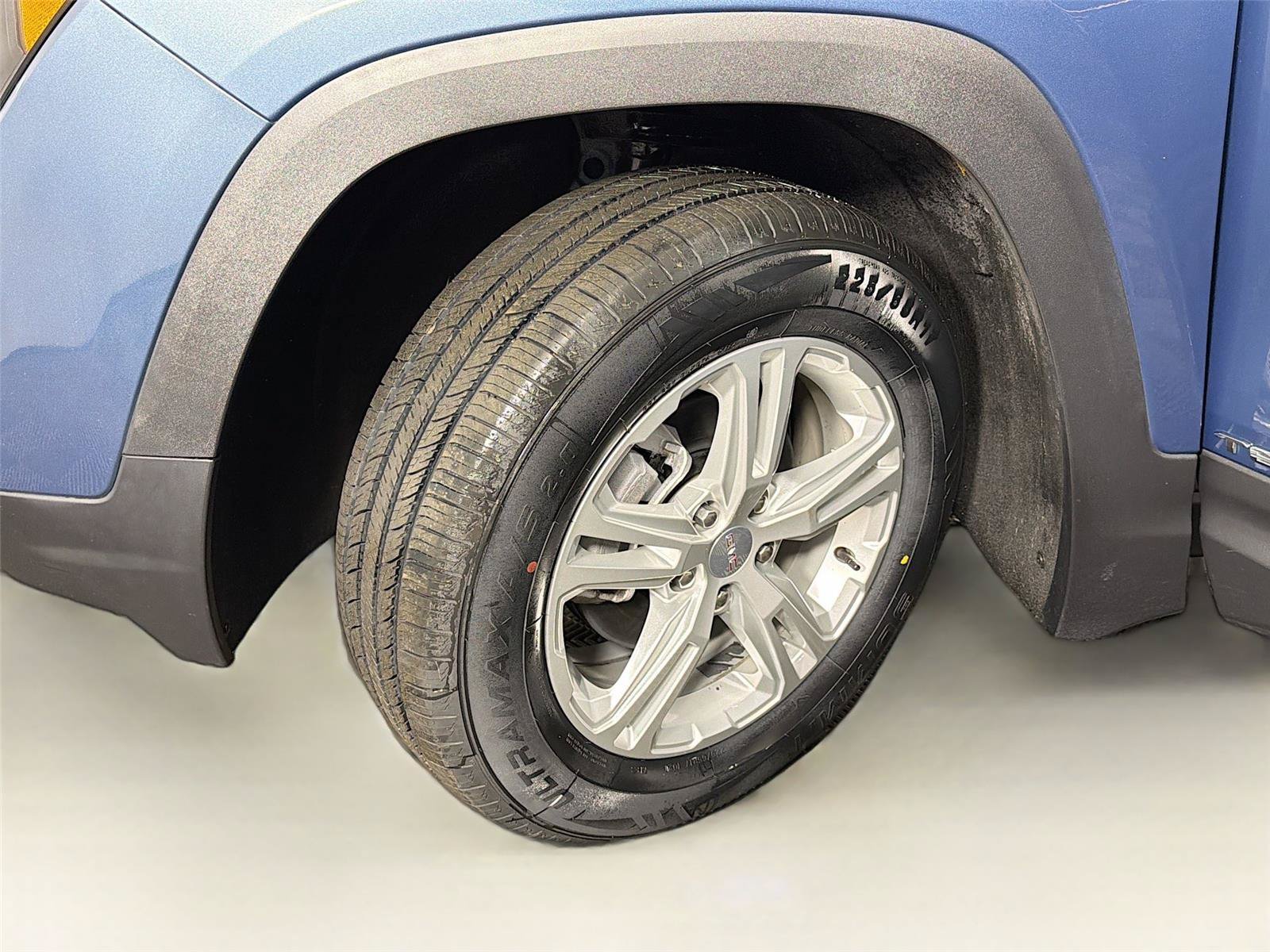 Used 2024 GMC Terrain SLE AWD/4WD image 37