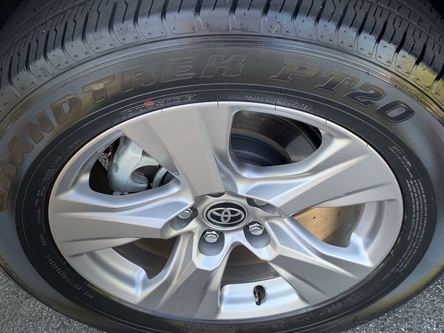 Certified 2025 Toyota RAV4 LE AWD/4WD image 34