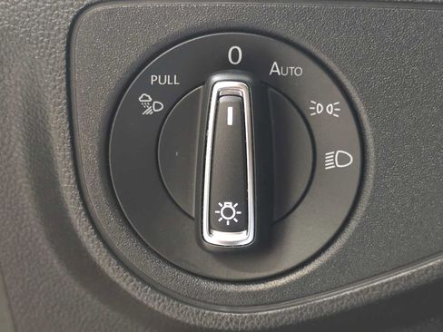 Used 2021 Volkswagen Atlas SEL R-Line AWD/4WD image 18