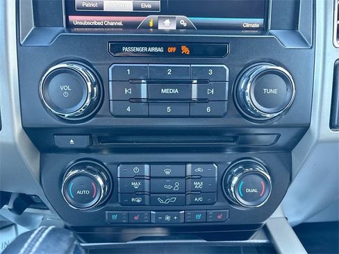 Used 2015 Ford F150 Lariat image 34