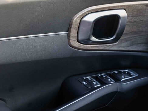 Certified 2023 Kia Sorento S AWD/4WD image 13