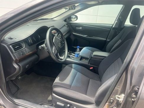 Used 2016 Toyota Camry LE FWD image 3