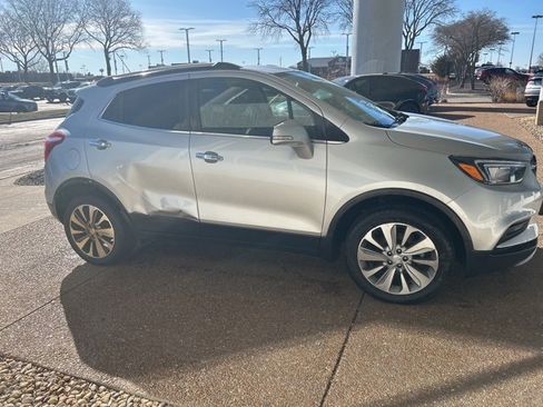 Used 2018 Buick Encore Preferred image 4