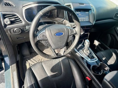 Used 2016 Ford Edge Titanium w/ Technology Package FWD image 10