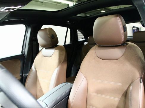 Used 2025 Mercedes-Benz GLA 250 4MATIC image 18