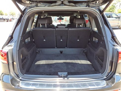 Used 2023 Mercedes-Benz GLB 250 4MATIC w/ Premium Package image 19