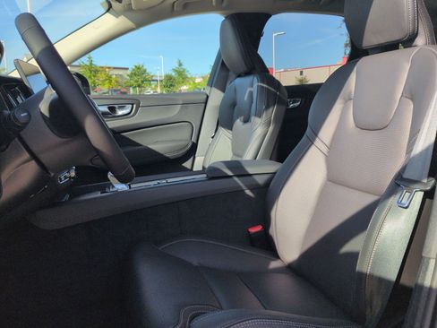 New 2026 Volvo XC60 B5 Ultra w/ Protection Package Premier image 13
