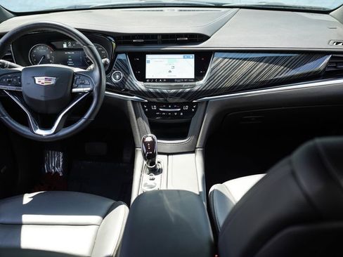 Used 2024 Cadillac XT6 Premium Luxury image 21