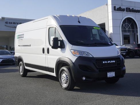 Used 2025 RAM ProMaster 2500 w/ Convenience Group FWD image 2