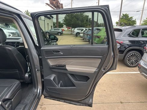 Used 2021 Volkswagen Atlas SE AWD/4WD image 11