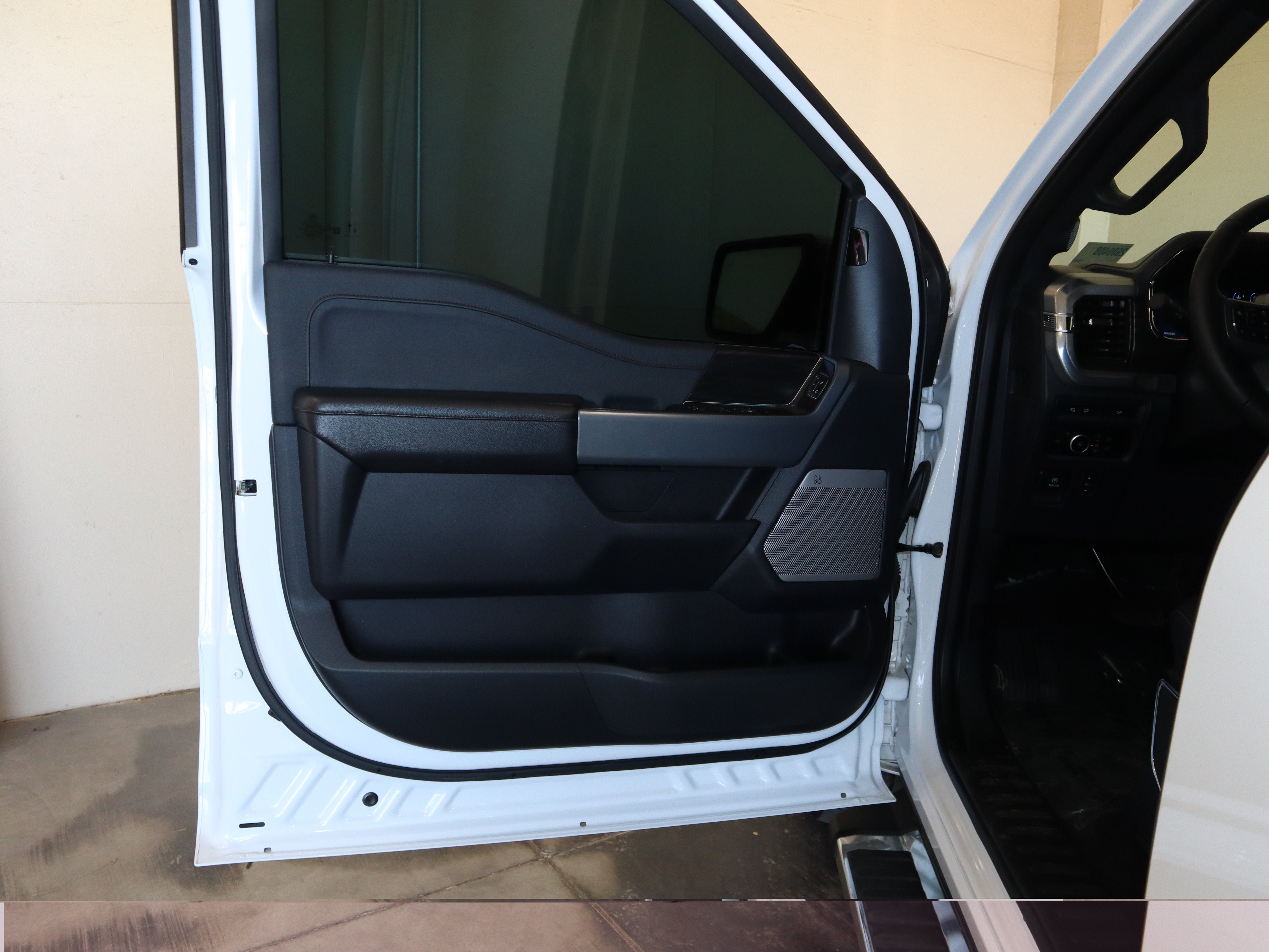 Used 2024 Ford F150 Lariat AWD/4WD image 32